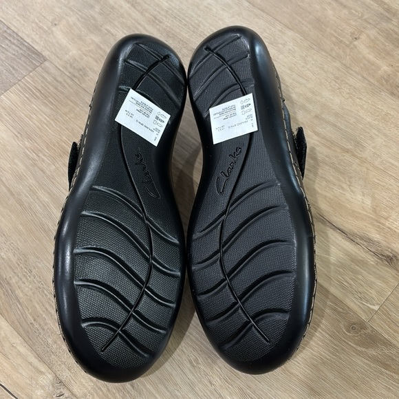 NEW Women’s Clarks Ashland Spin Q Leather Slip On Loafers - Picture 4 of 7